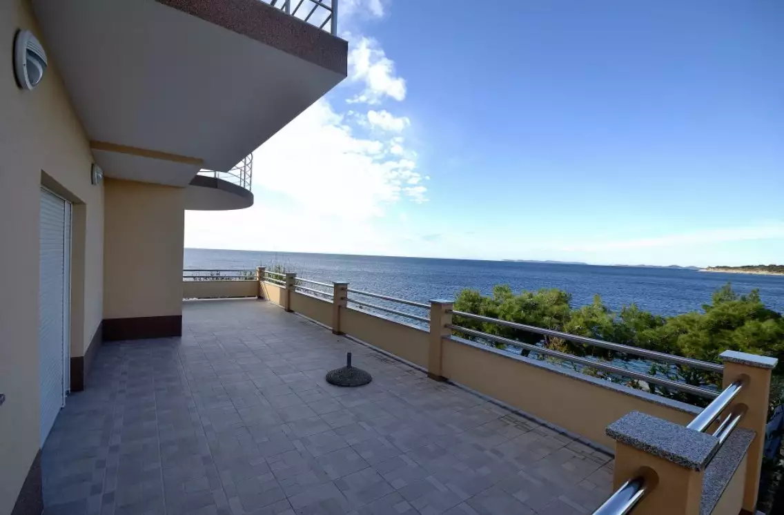 Villa 420m² in Croatia, Primosten. Priced at 2000000€ rent photo-6