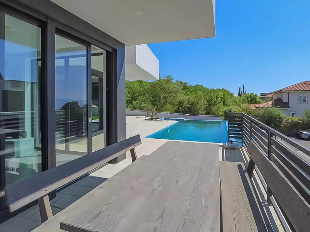 Villa 330m² in Croatia, Kostrena. Priced at 1900000€ rent photo-1