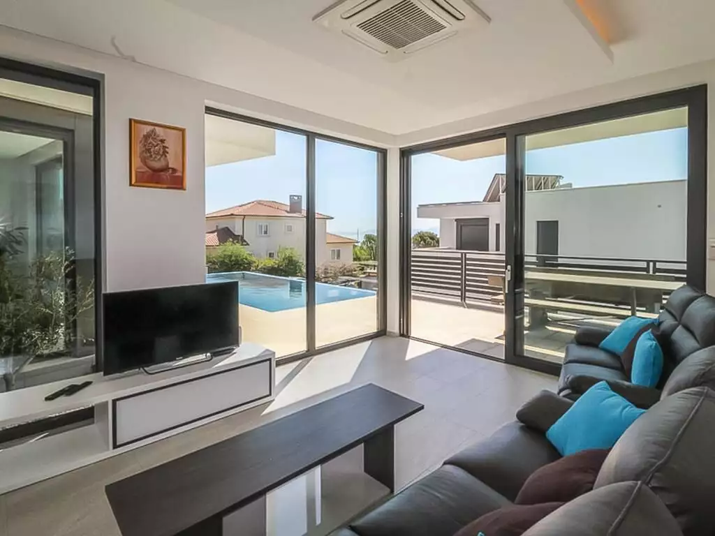 Villa 330m² in Croatia, Kostrena. Priced at 1900000€ rent photo-8