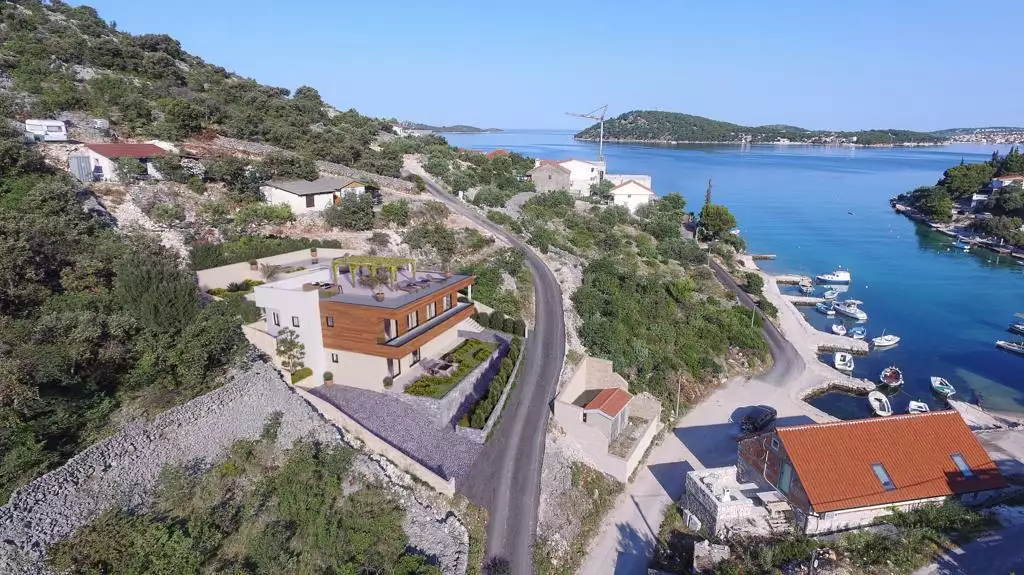 Villa 250m² in Croatia, Rogoznica. Priced at 550000€ rent photo-2