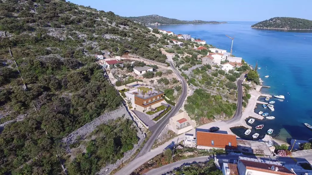 Villa 250m² in Croatia, Rogoznica. Priced at 550000€ rent photo-5
