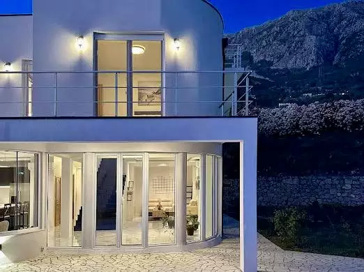 House 240m² in Montenegro, Dobra Voda. Priced at 599000€ rent photo-5