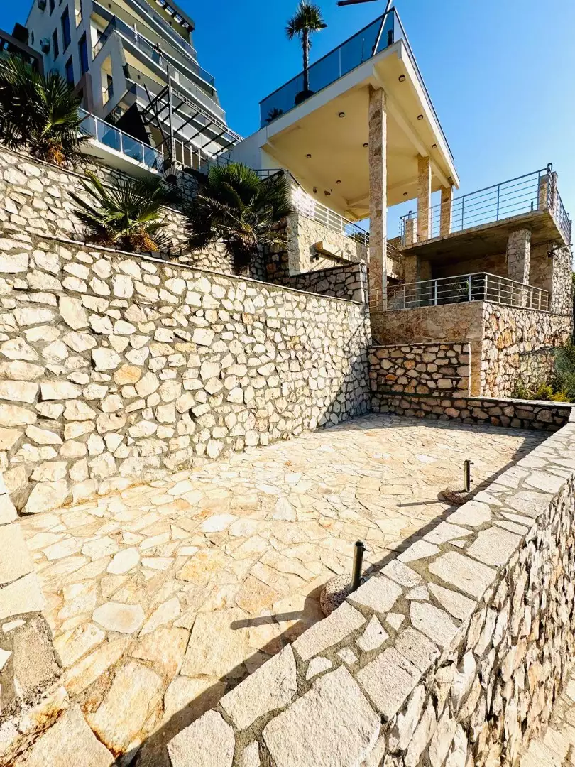 House 450m² in Montenegro, Dobra Voda. Priced at 1390000€ rent photo-24