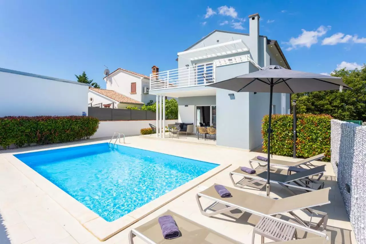 House 230m² in Croatia, Pula. Priced at 780000€ rent photo-1
