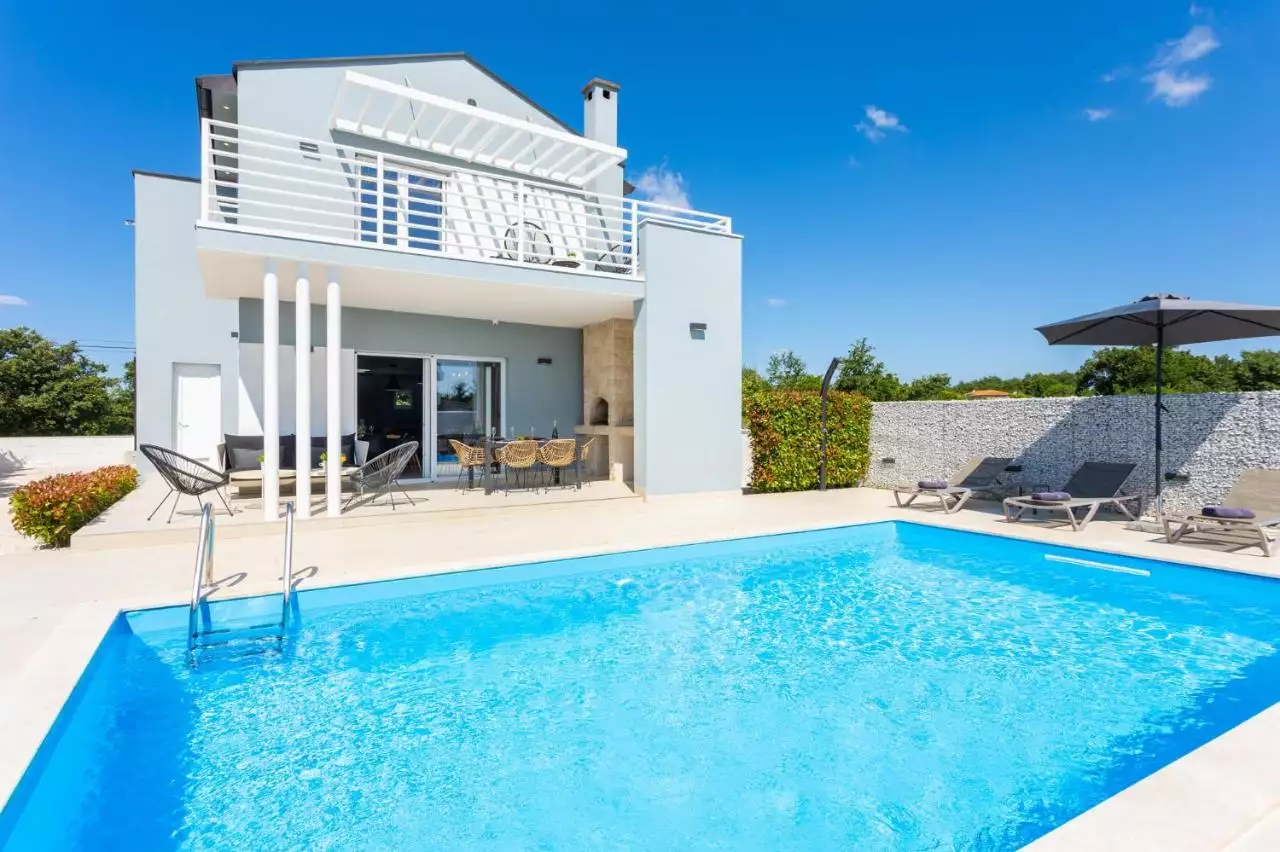 House 230m² in Croatia, Pula. Priced at 780000€ rent photo-2