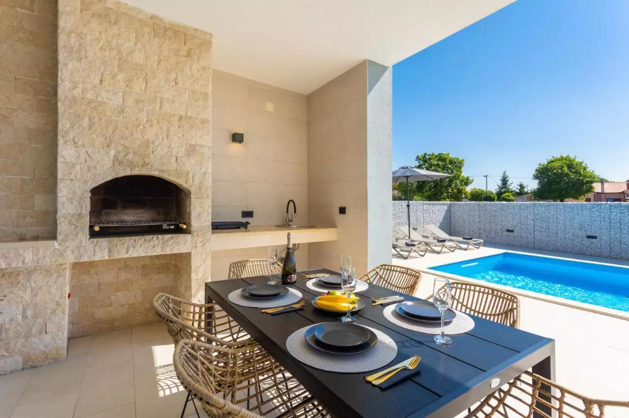 House 230m² in Croatia, Pula. Priced at 780000€ rent photo-4