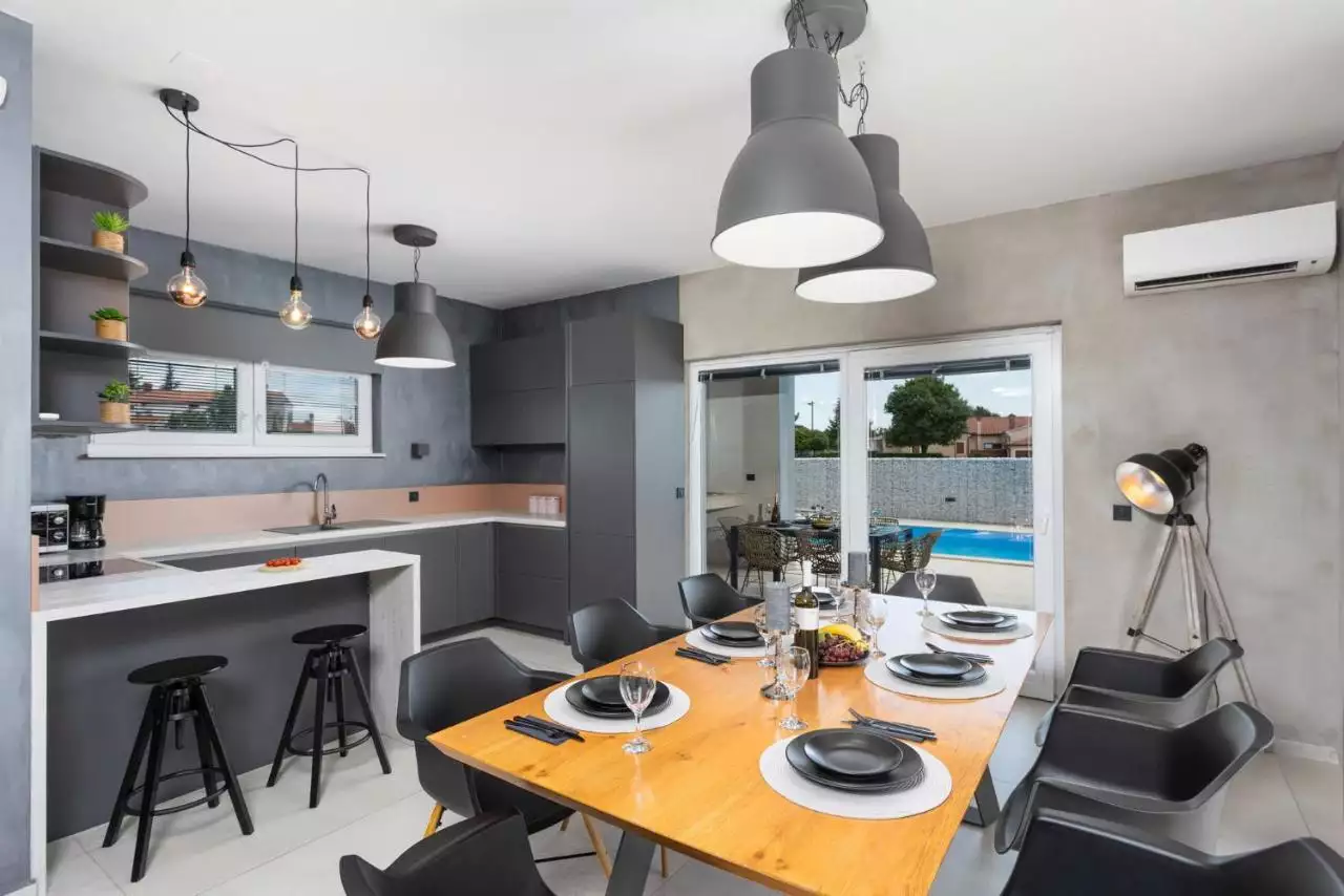 House 230m² in Croatia, Pula. Priced at 780000€ rent photo-9