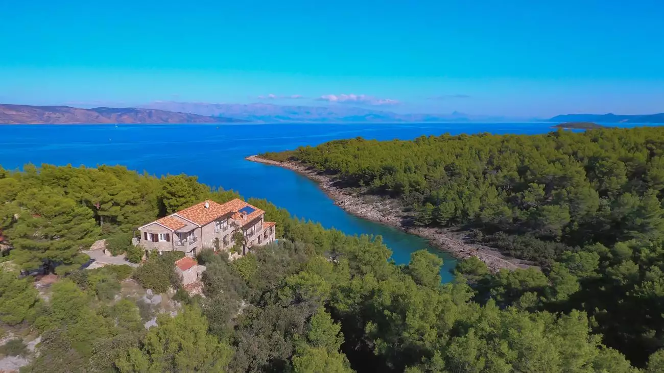 Hotels 594m² in Croatia, Hvar. Priced at 3600000€ rent photo-1
