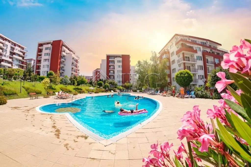 Flat 33m² in Bulgaria, Sveti Vlas. Priced at 52000€ rent photo-2
