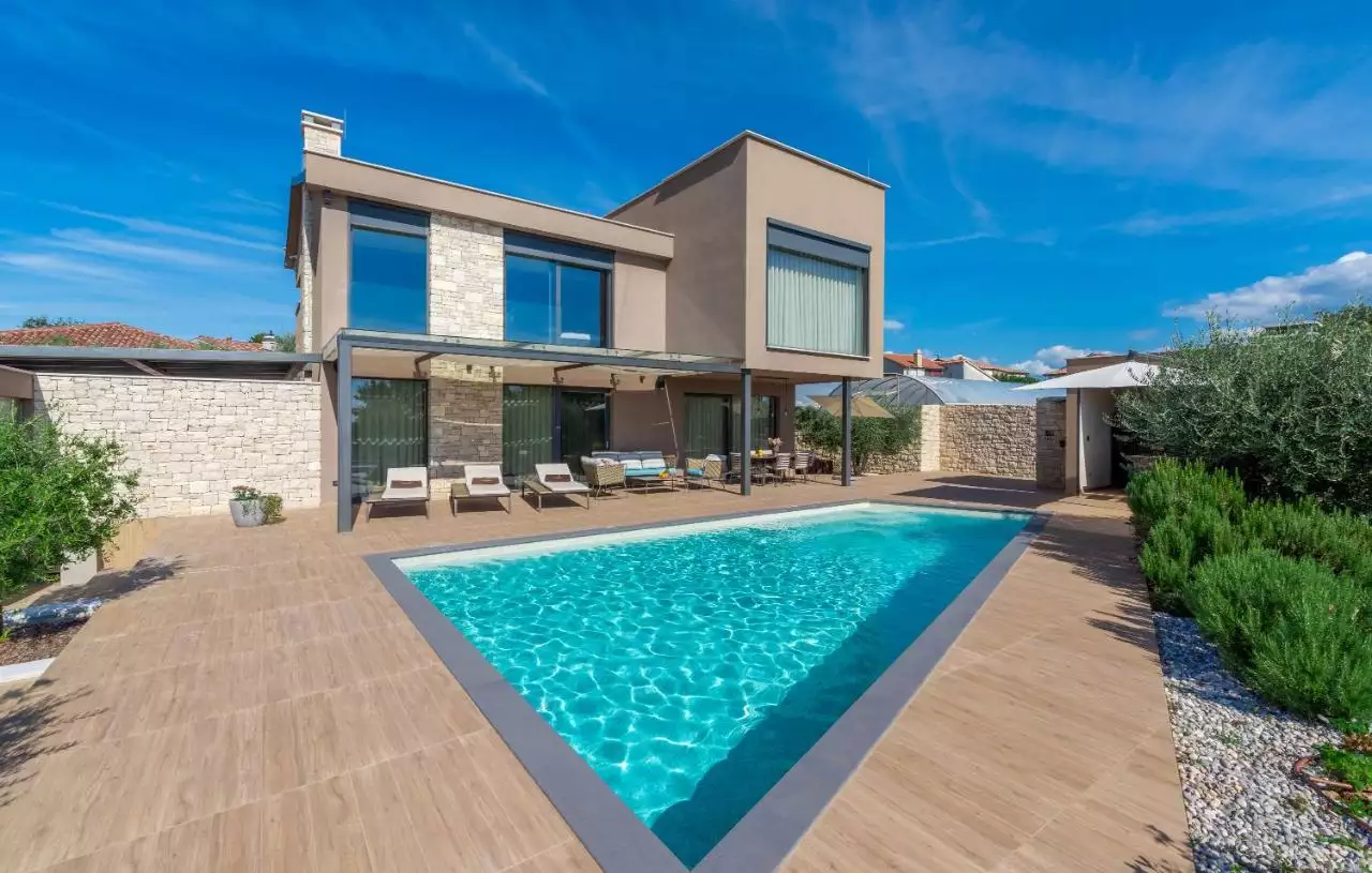House 262m² in Croatia, Umag. Priced at 1580000€ rent photo-1
