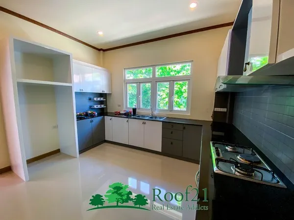 House 240m² in Thailand, Pattaya. Priced at 284516£ rent photo-2