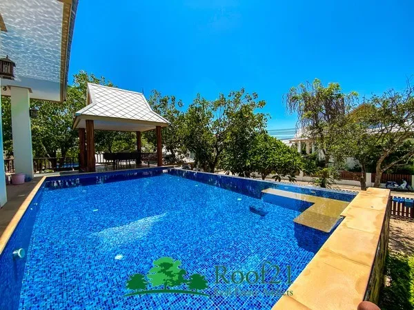House 240m² in Thailand, Pattaya. Priced at 284516£ rent photo-4