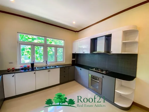 House 240m² in Thailand, Pattaya. Priced at 284516£ rent photo-5
