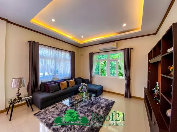 House 240m² in Thailand, Pattaya. Priced at 284516£ rent photo-6