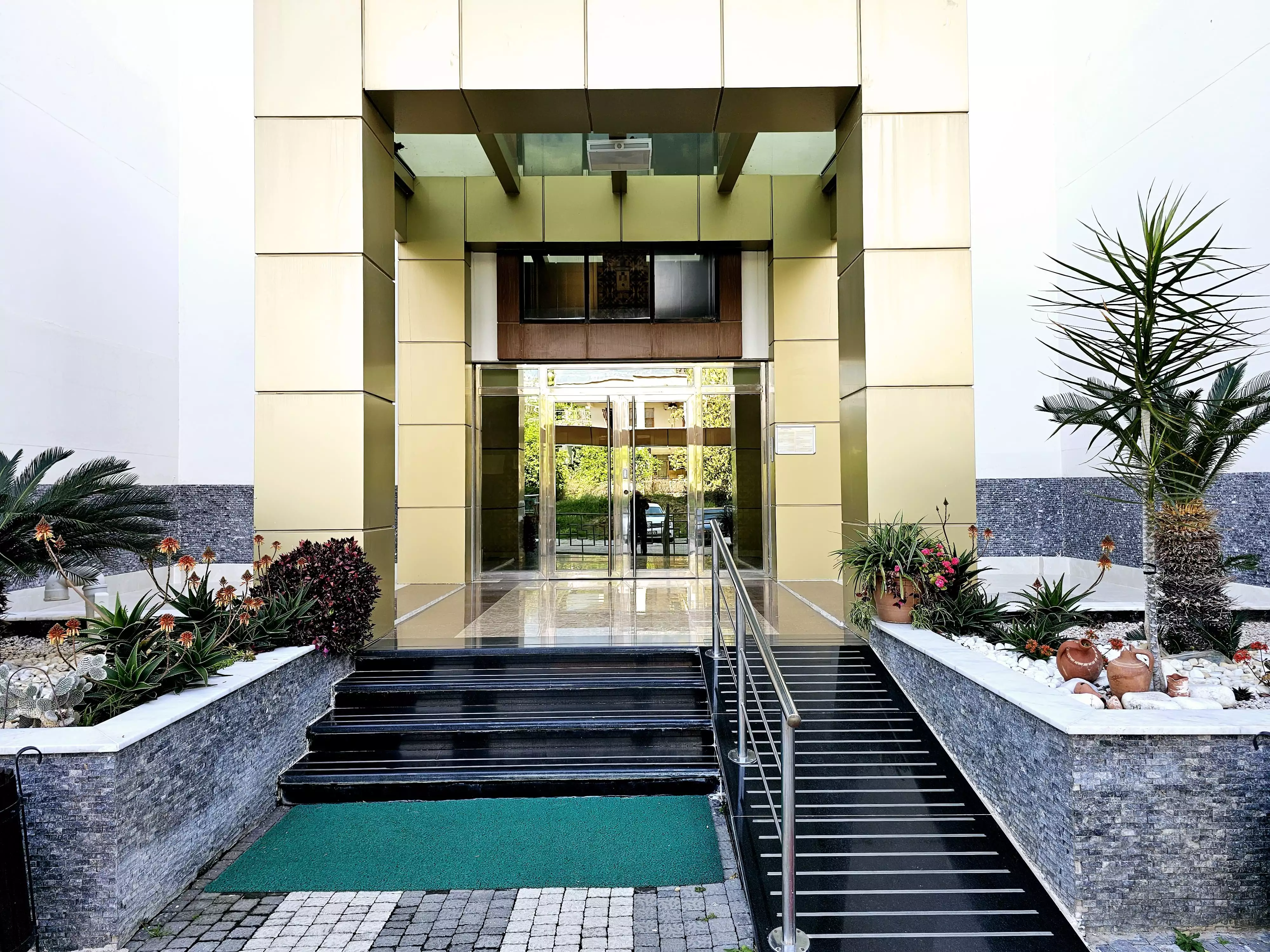 Flat 135m² in Turkey, Mahmutlar. Priced at 163000€ rent photo-1