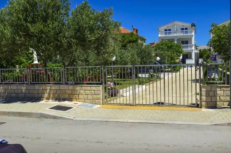 Hotels 298m² in Croatia, Sibenik. Priced at 1000000€ rent photo-4