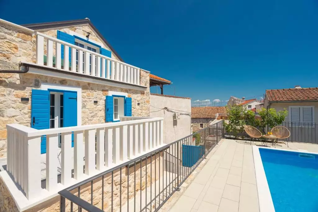 Villa 175m² in Croatia, Tribunj. Priced at 1249000€ rent photo-1