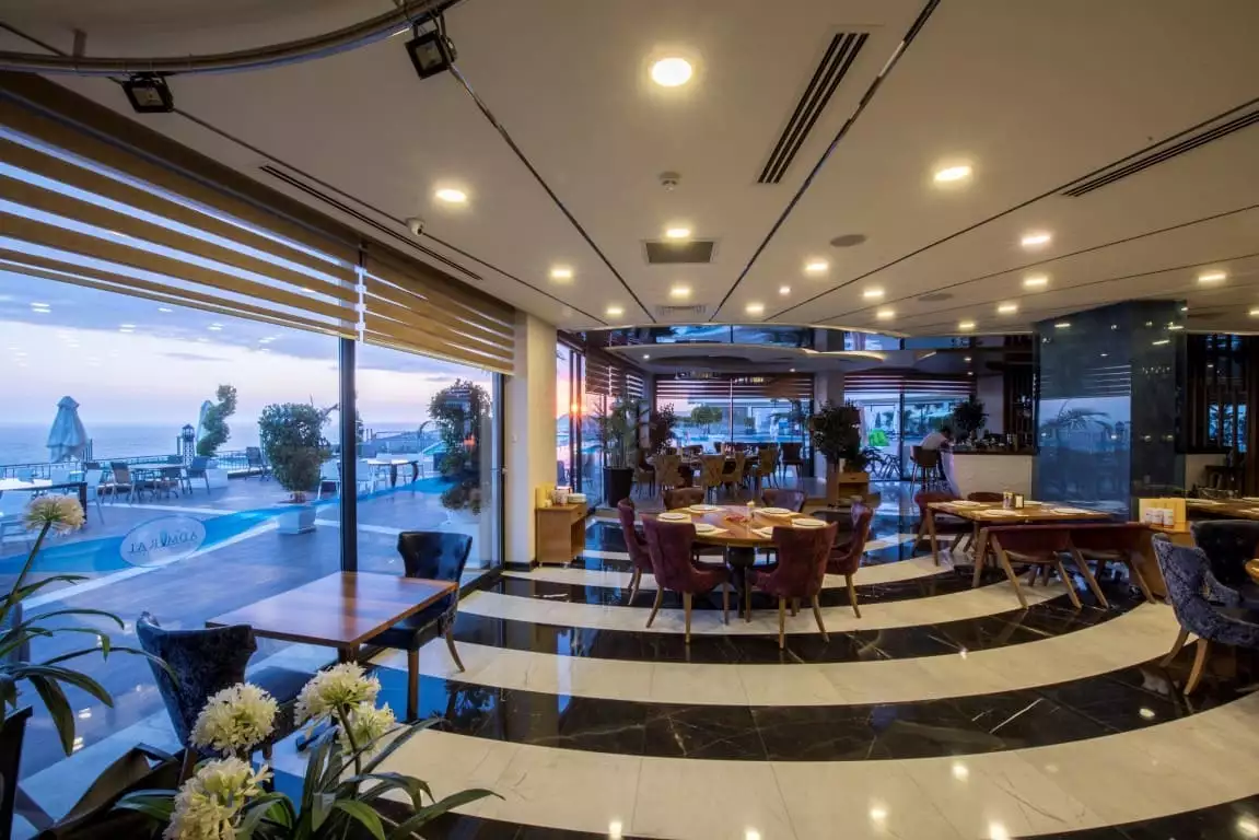 Flat 40m² in Turkey, Konakli. Priced at 99000€ rent photo-19