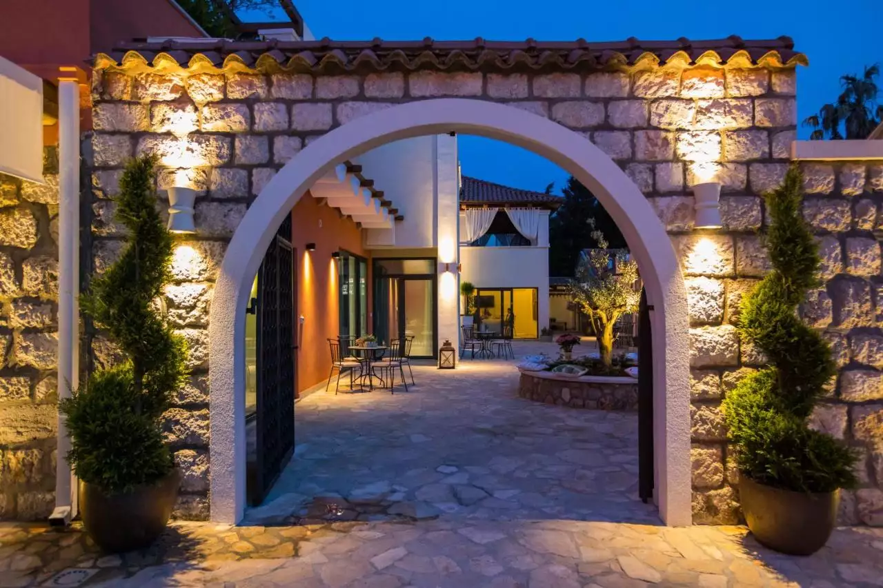 Hotels 1050m² in Croatia, Dubrovnik. Priced at 2950000€ rent photo-2