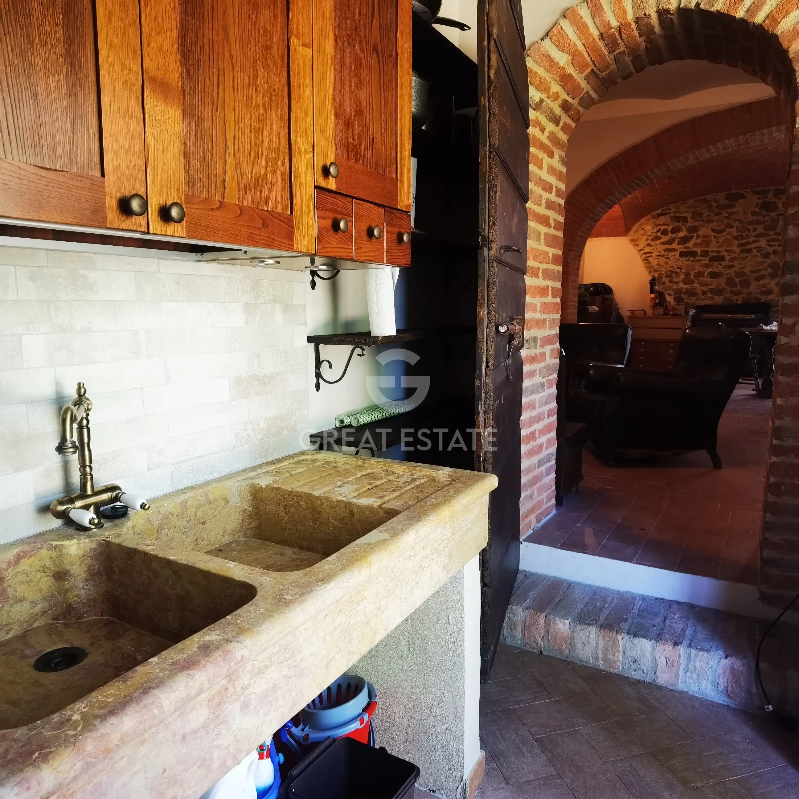 House 423m² in Italy, Perugia. Priced at 490000€ rent photo-10