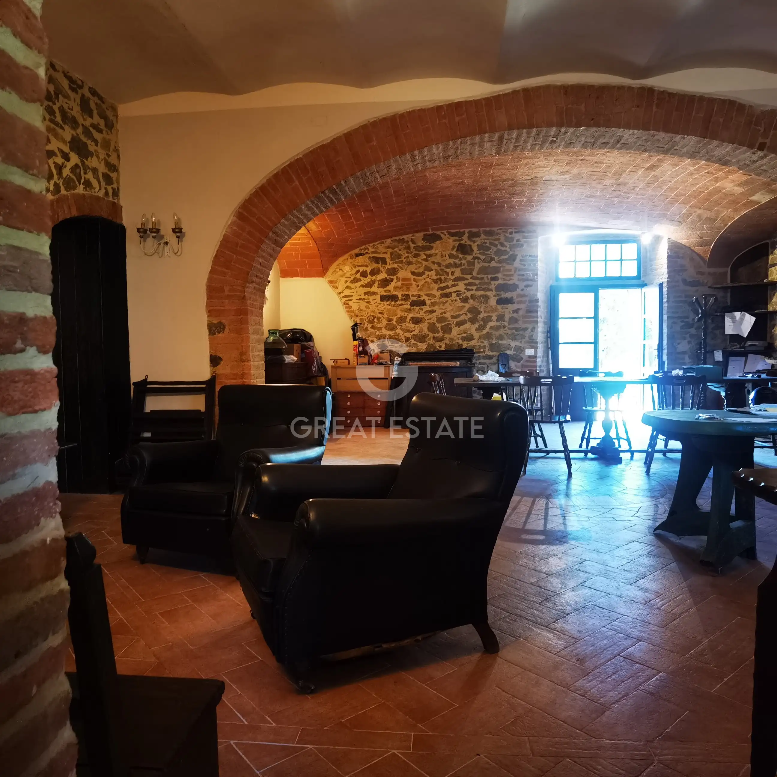 House 423m² in Italy, Perugia. Priced at 490000€ rent photo-11