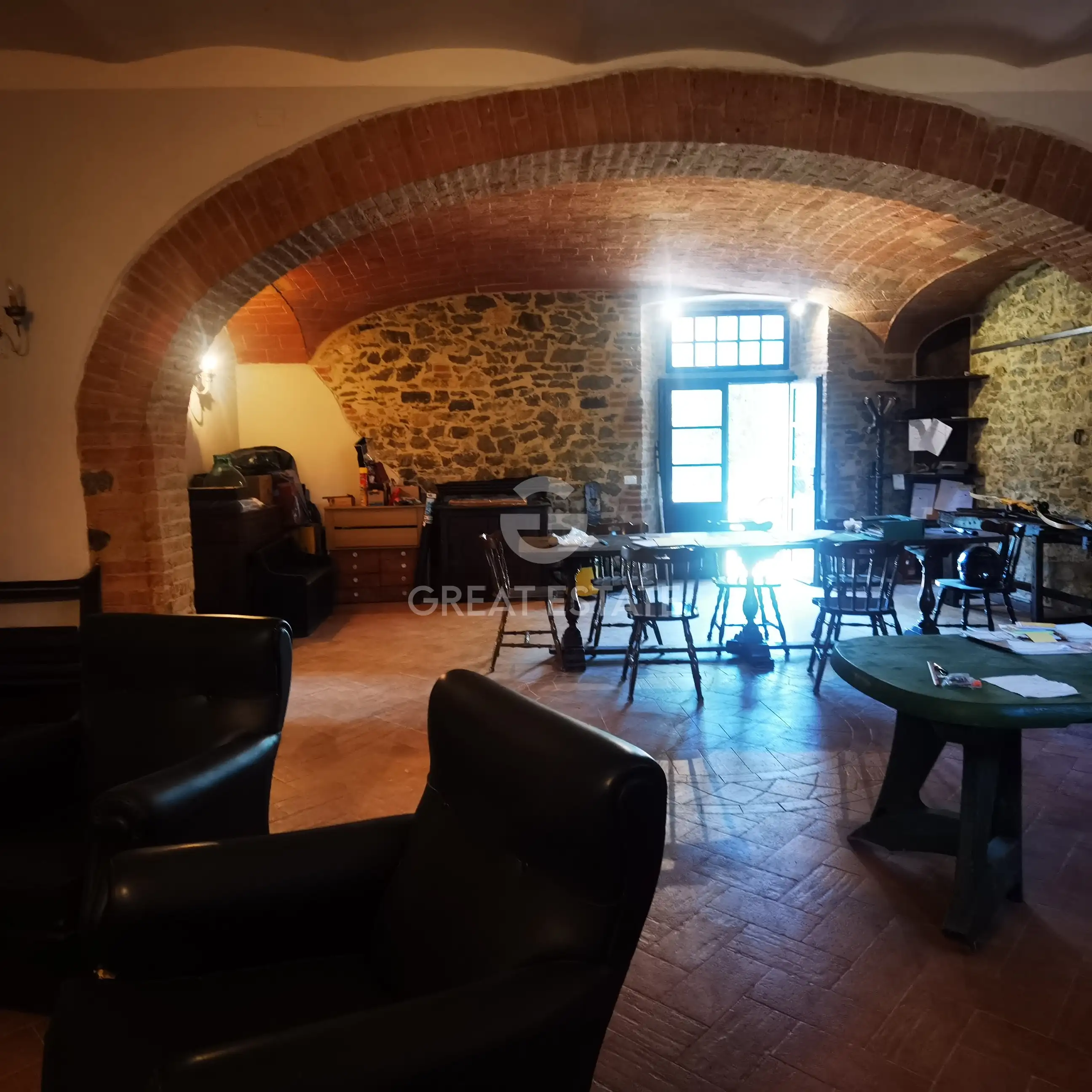 House 423m² in Italy, Perugia. Priced at 490000€ rent photo-12