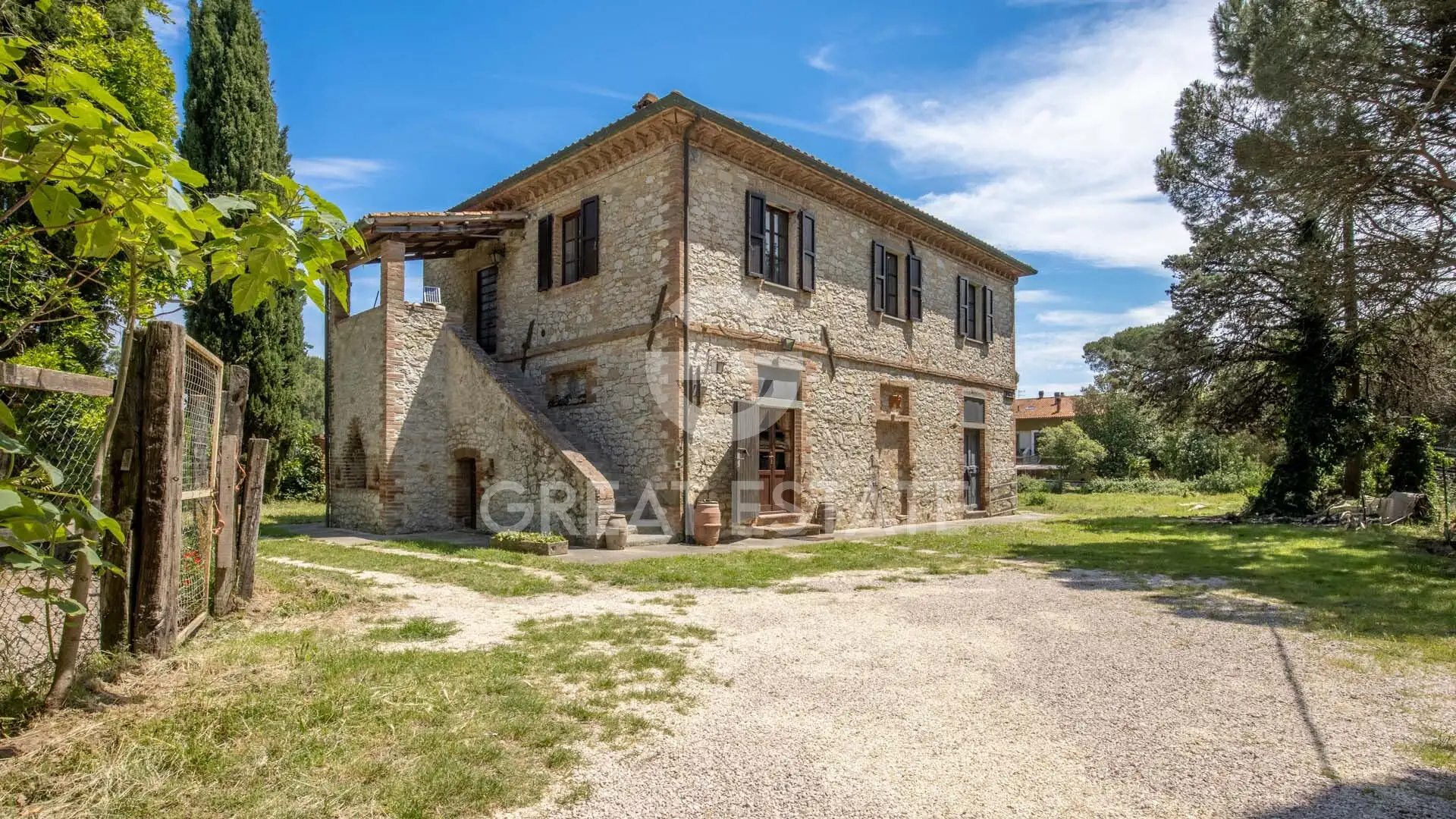 House 423m² in Italy, Perugia. Priced at 490000€ rent photo-1