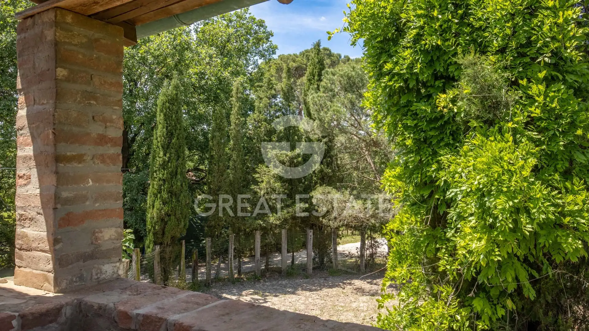 House 423m² in Italy, Perugia. Priced at 490000€ rent photo-15