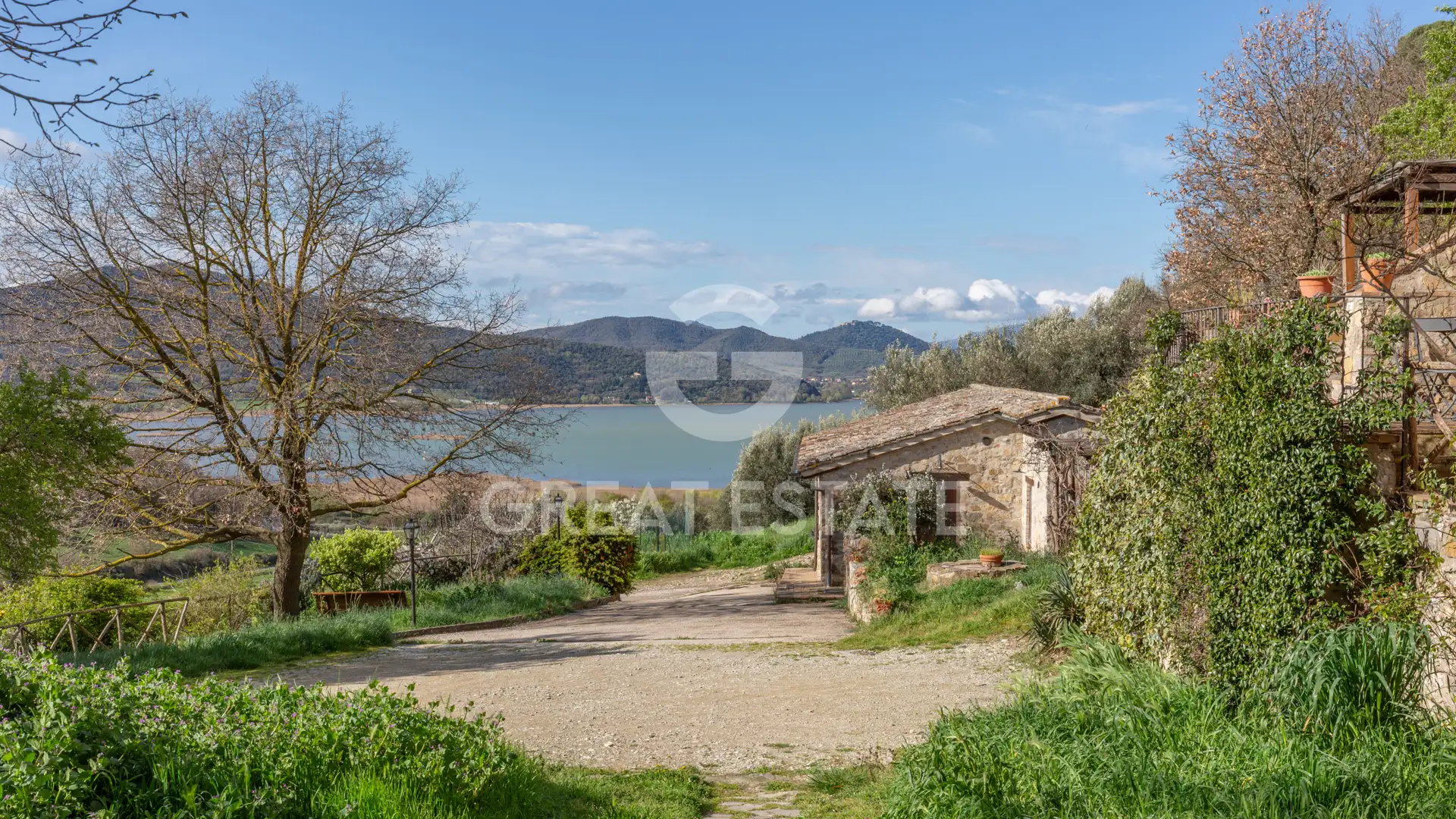 House 941m² in Italy, Perugia. Priced at 1100000€ rent photo-9