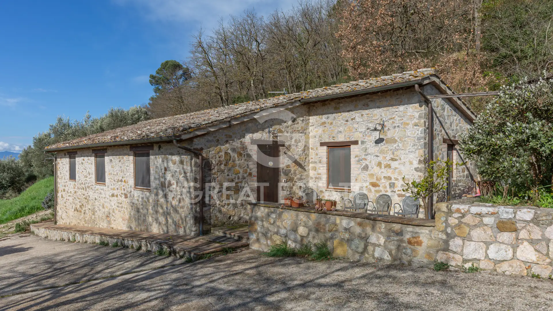 House 941m² in Italy, Perugia. Priced at 1100000€ rent photo-13