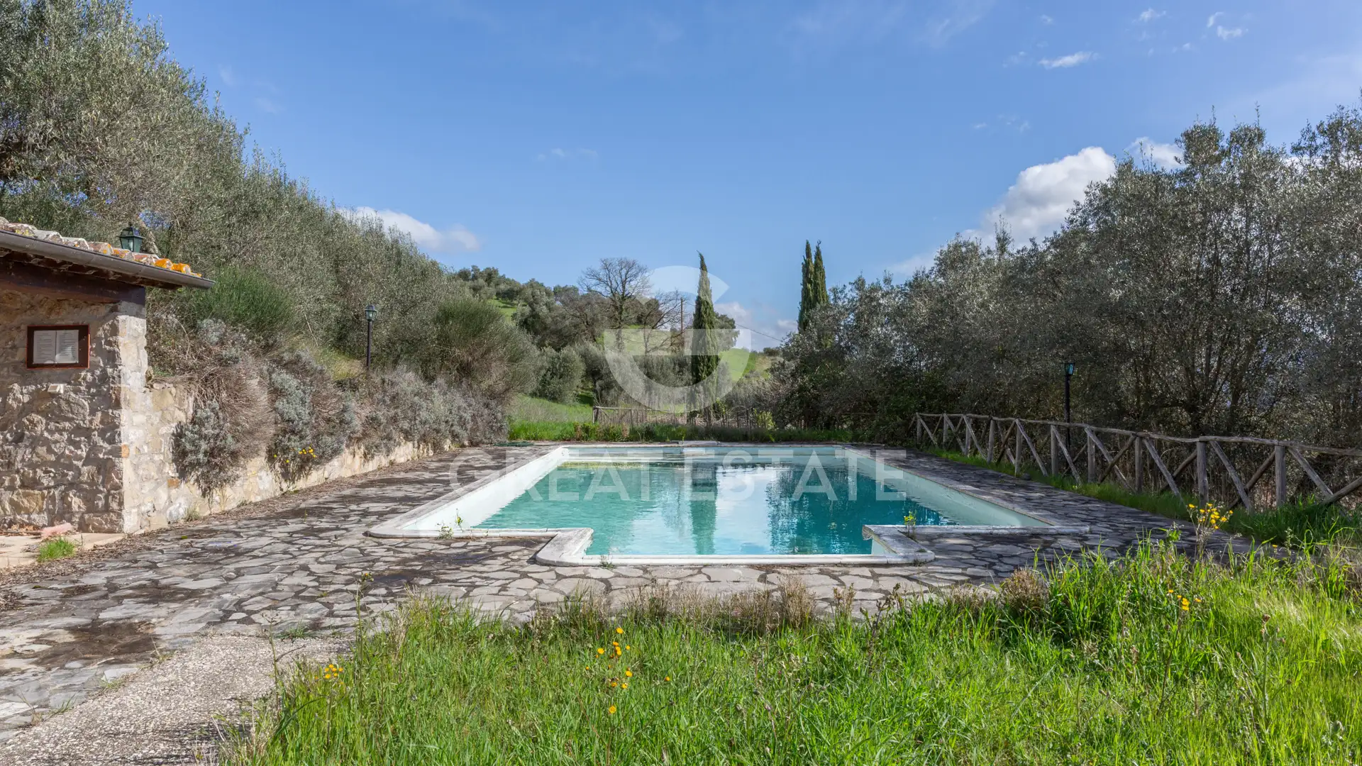 House 941m² in Italy, Perugia. Priced at 1100000€ rent photo-15