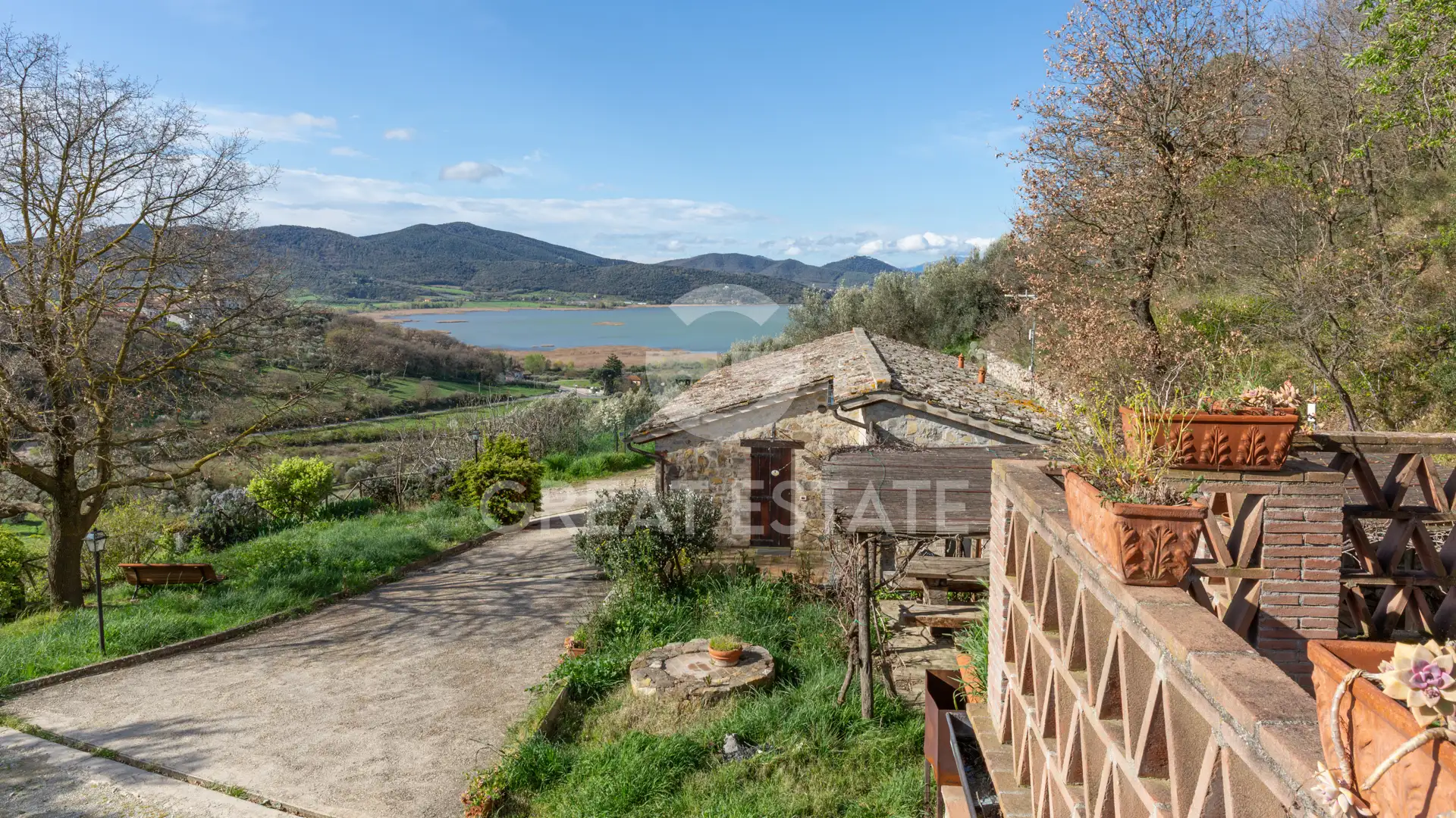 House 941m² in Italy, Perugia. Priced at 1100000€ rent photo-15