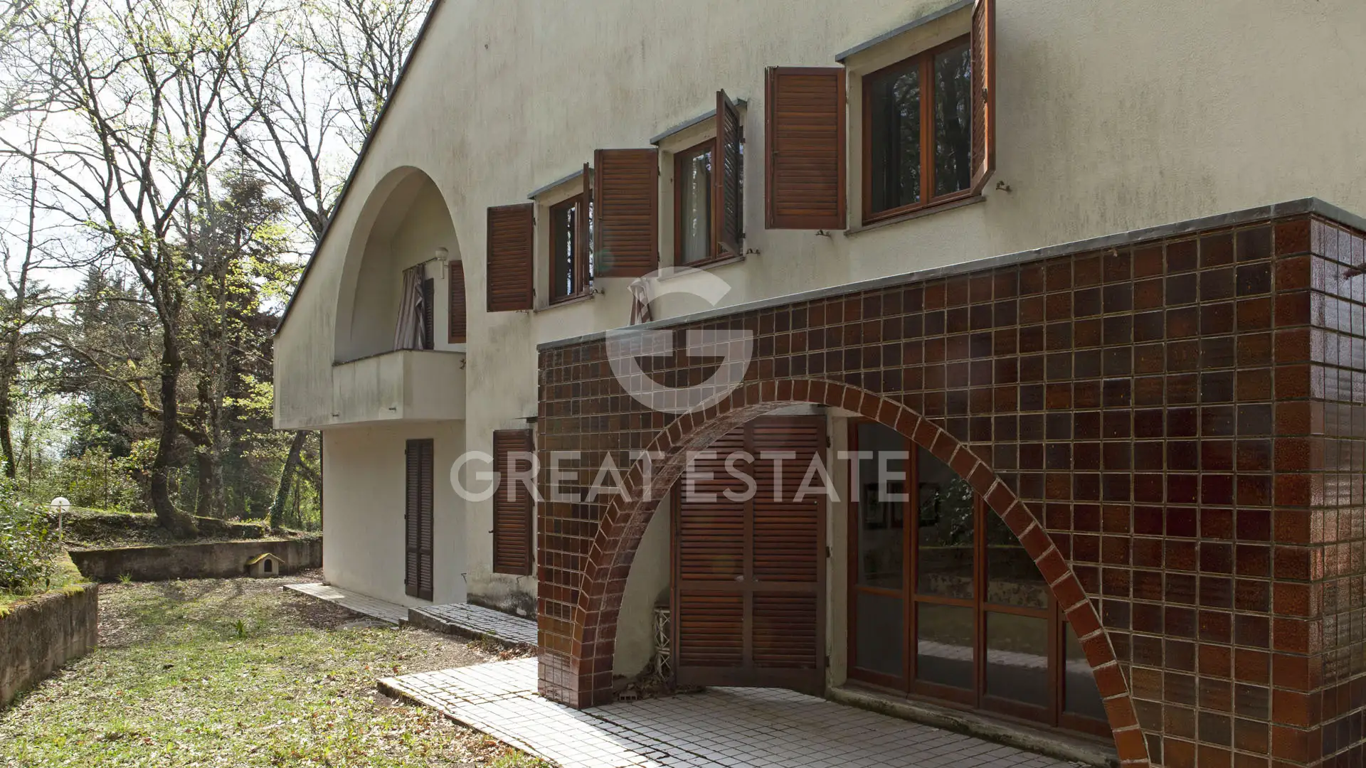 House 439m² in Italy, Arezzo. Priced at 450000€ rent photo-7
