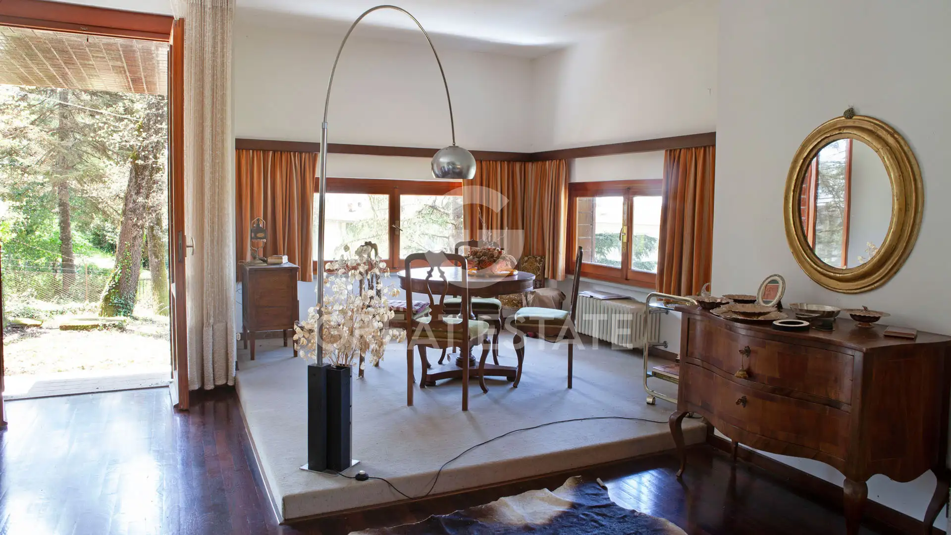 House 439m² in Italy, Arezzo. Priced at 450000€ rent photo-14