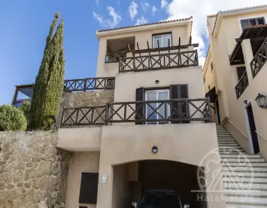 Buy in Cyprus for 428500€