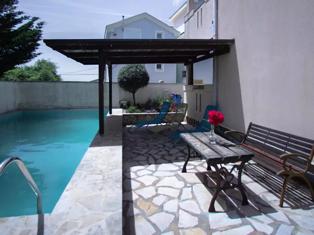 House 300m² in Montenegro, Krimovica. Priced at 400000€ rent photo-10
