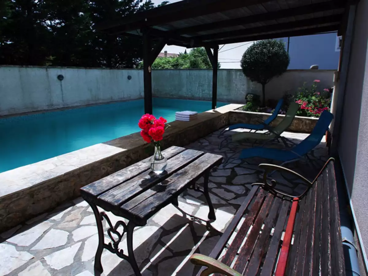 House 300m² in Montenegro, Krimovica. Priced at 400000€ rent photo-13