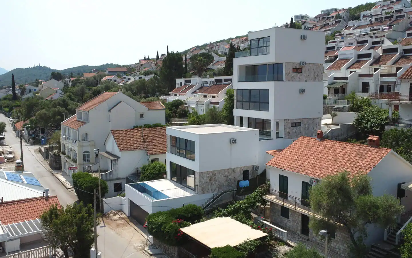 Villa 200m² in Montenegro, Tivat. Priced at 530000€ rent photo-6