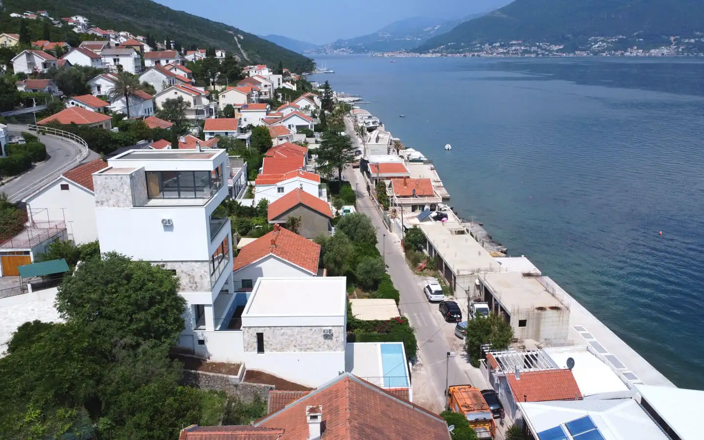 Villa 200m² in Montenegro, Tivat. Priced at 530000€ rent photo-7