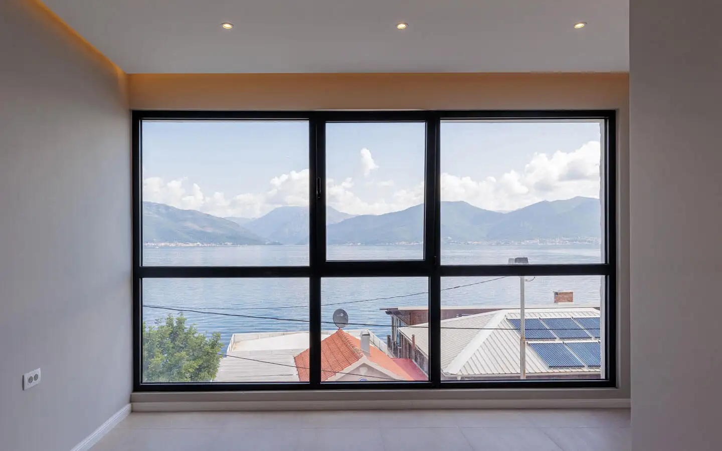 Villa 200m² in Montenegro, Tivat. Priced at 530000€ rent photo-18