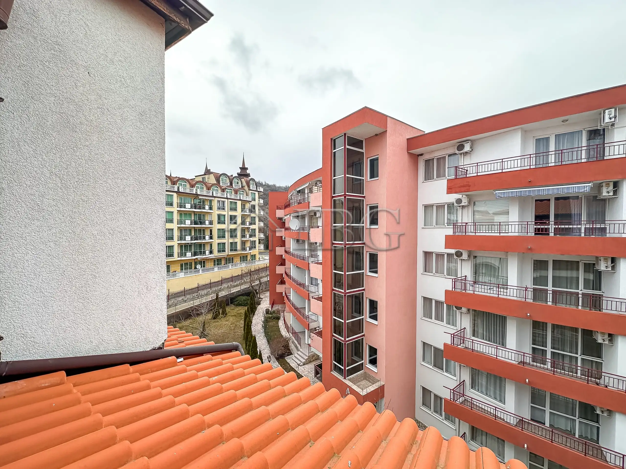 Flat 70m² in Bulgaria, Elenite. Priced at 89900€ rent photo-17