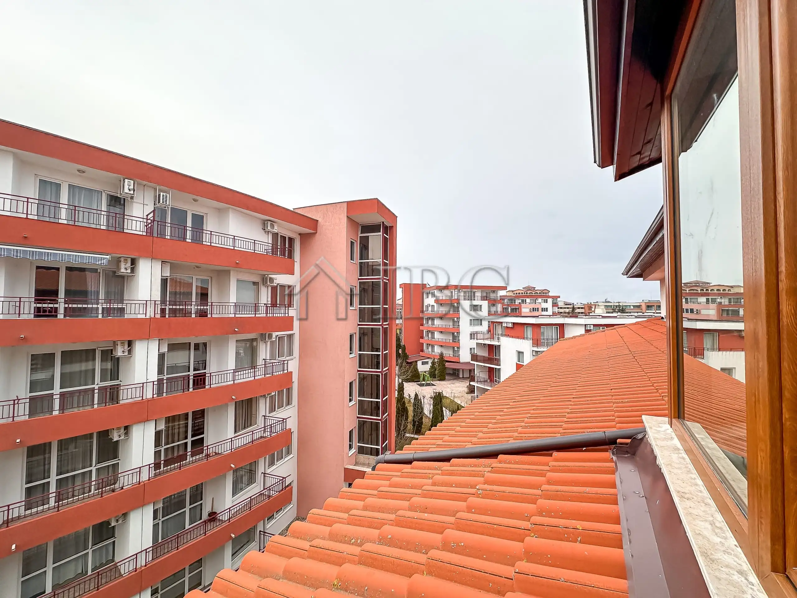 Flat 70m² in Bulgaria, Elenite. Priced at 89900€ rent photo-18
