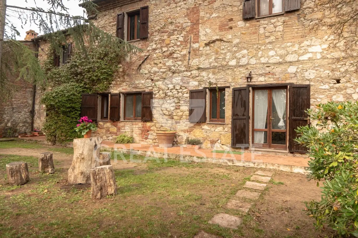 House 445m² in Italy, Perugia. Priced at 720000€ rent photo-3