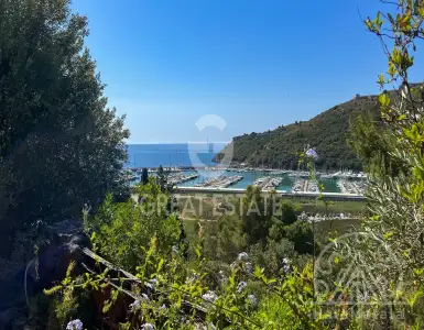 Buy in Italy for 2200000€