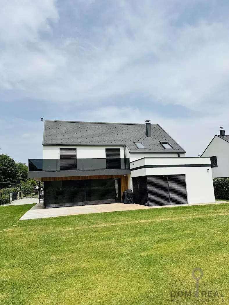 House 210m² in Slovenia, Domzale. Priced at 1099000€ rent photo-1