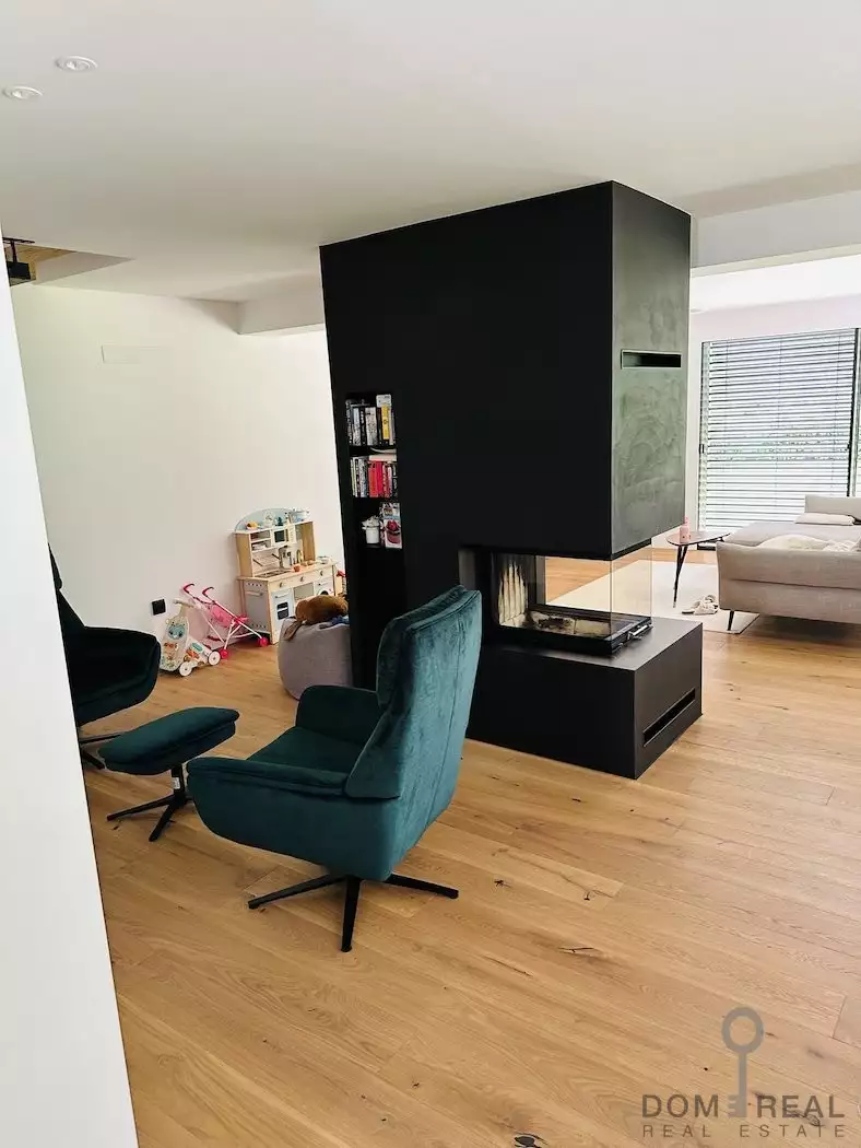 House 210m² in Slovenia, Domzale. Priced at 1099000€ rent photo-5