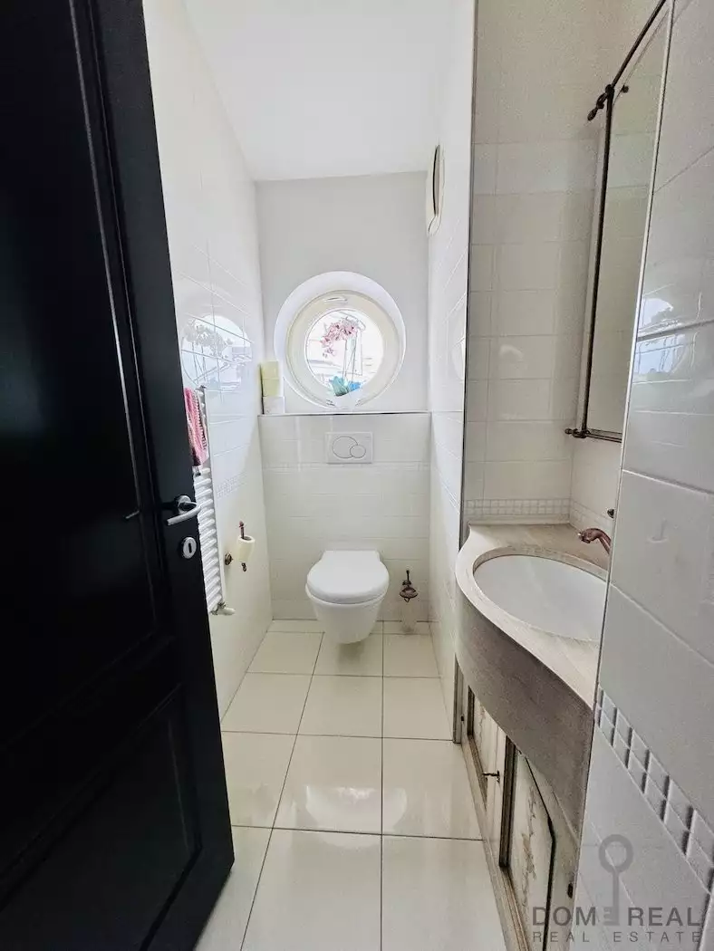 Flat 200m² in Slovenia, Piran. Priced at 1300000€ rent photo-9