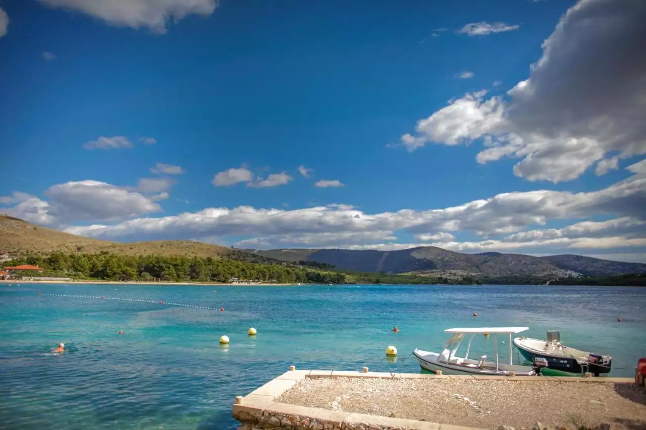 Hotels 330m² in Croatia, Zaboric. Priced at 990000€ rent photo-2