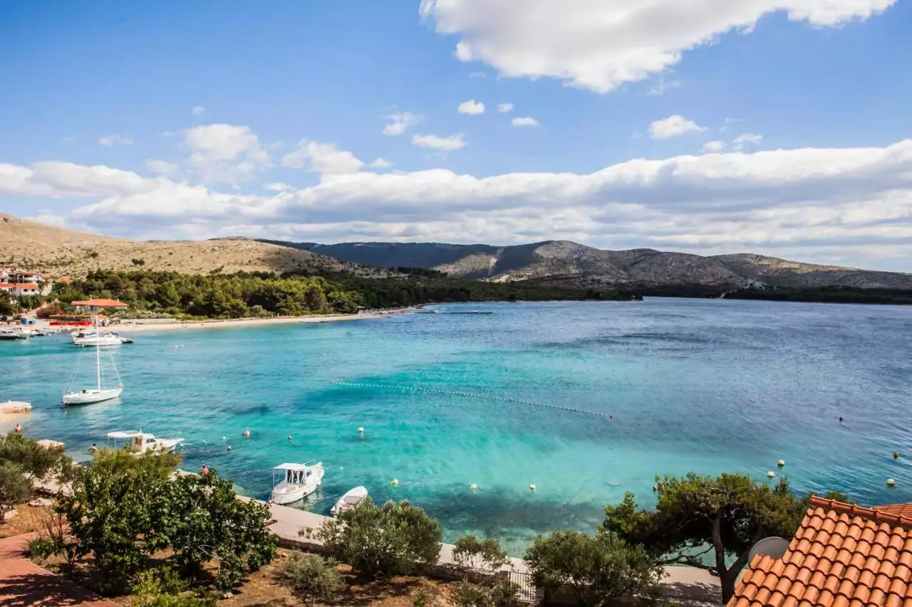 Hotels 330m² in Croatia, Zaboric. Priced at 990000€ rent photo-3