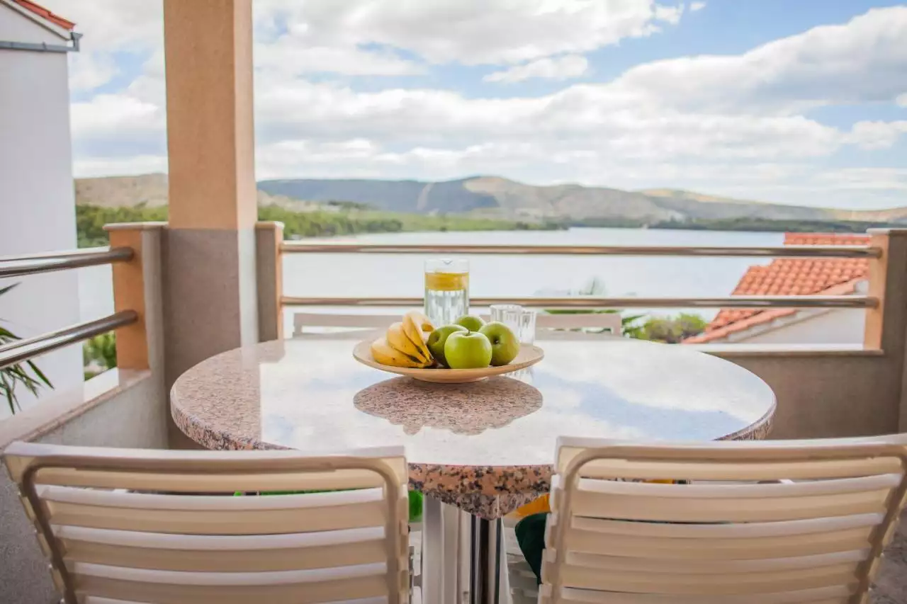 Hotels 330m² in Croatia, Zaboric. Priced at 990000€ rent photo-4